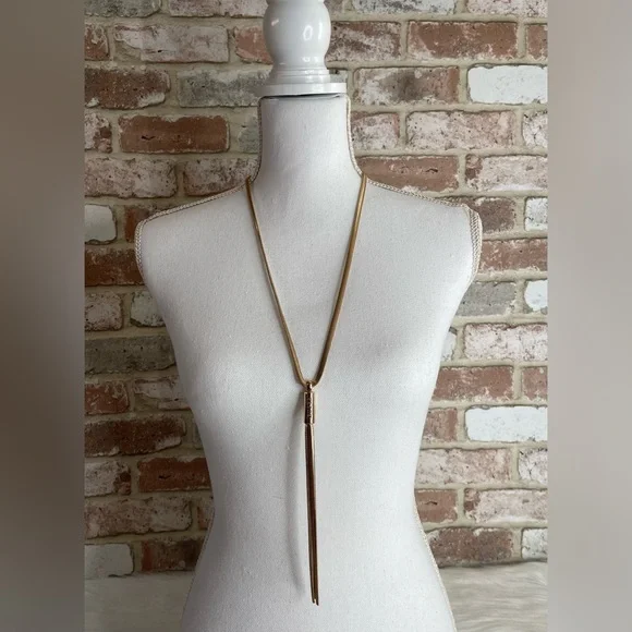 Guess Gold-Tone Logo & Tassel Snake-Chain Lariat Necklace, 28" + 2" exte… - Picture 4 of 6
